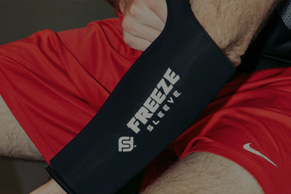 Kühlen gegen Schmerzen im Ellenbogen durch Entzündungen wie Tennisarm